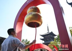 （新春走基层）浙江杭州：千年老街换上贺岁“新装”